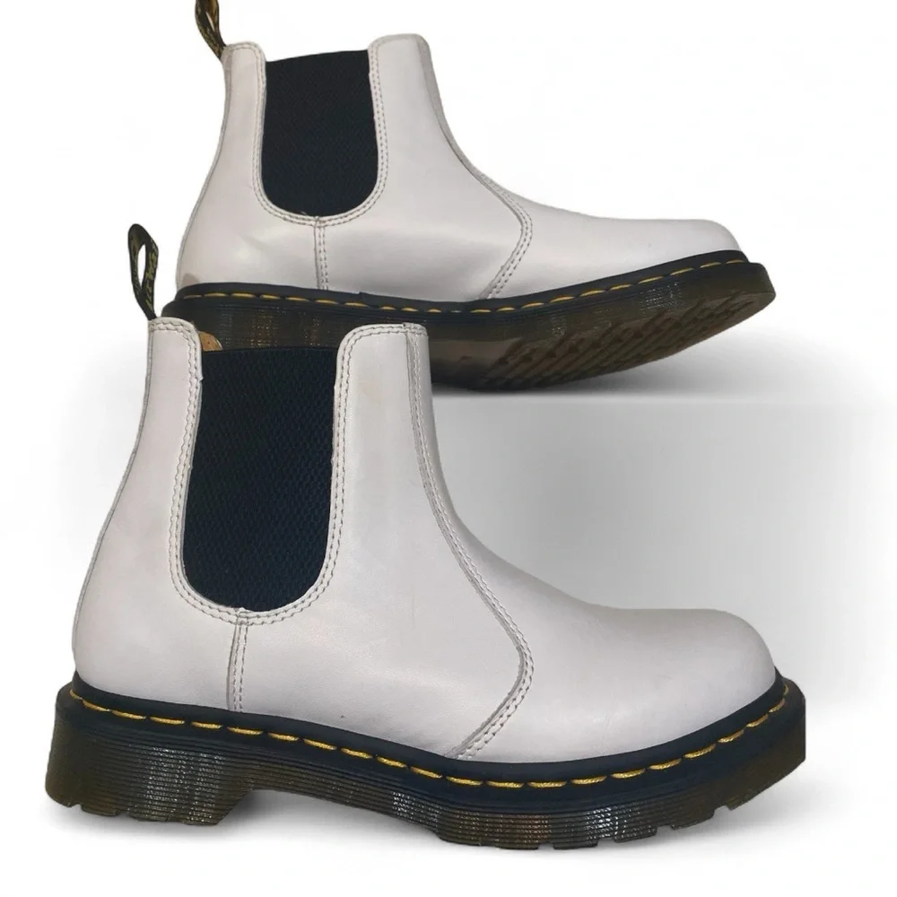 Doc Martins Chelsea Boot in White Smooth Leather Size 9